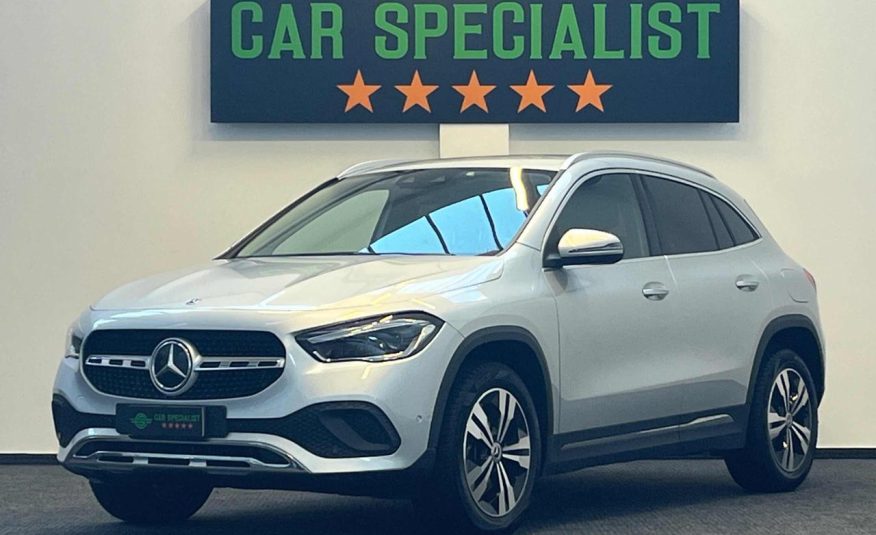 MERCEDES-BENZ GLA 200 Automatic Sport PACCHETTOLUCI/APPLE/ANDROID/LED