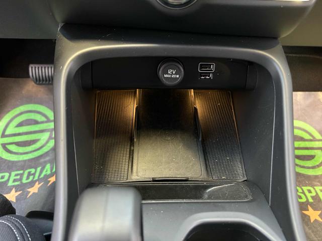 VOLVO XC40 T2 automatico UNIPROP.|SERVICE|LED|CARPLAY