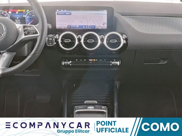 MERCEDES-BENZ GLA 180 Automatic Progressive Advanced