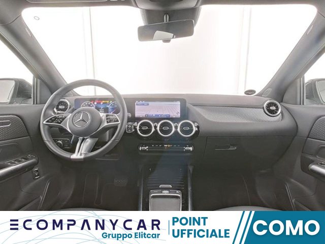 MERCEDES-BENZ GLA 180 Automatic Progressive Advanced