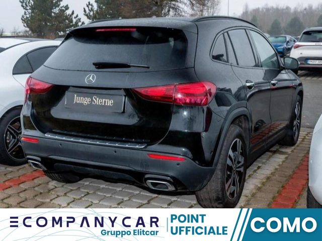 MERCEDES-BENZ GLA 180 Automatic Progressive Advanced