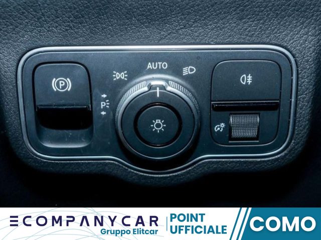 MERCEDES-BENZ GLA 180 Automatic Progressive Advanced