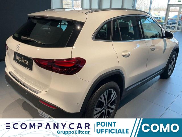 MERCEDES-BENZ GLA 180 Automatic Progressive Advanced
