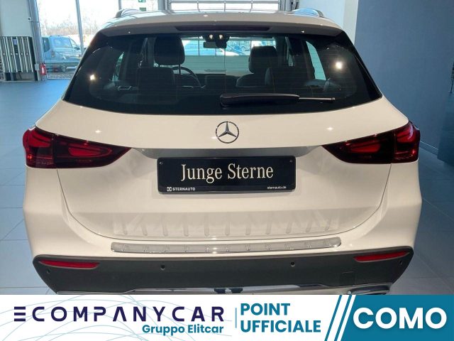 MERCEDES-BENZ GLA 180 Automatic Progressive Advanced