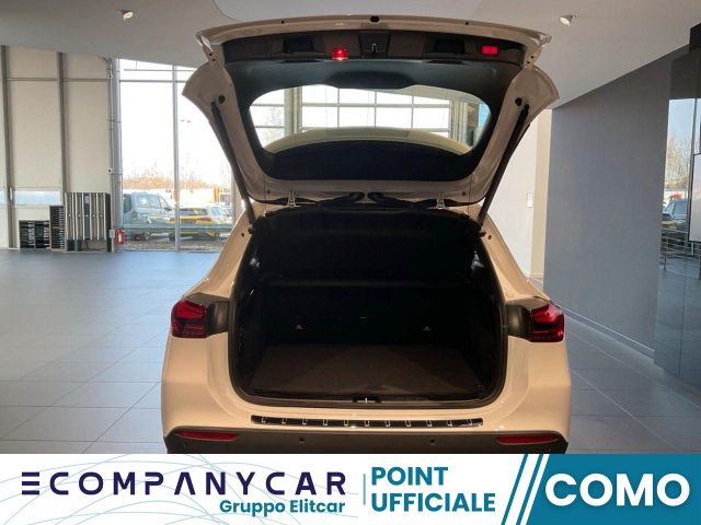 MERCEDES-BENZ GLA 180 Automatic Progressive Advanced