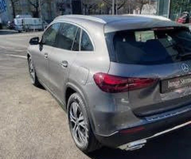 MERCEDES-BENZ GLA 180 d Automatic Progressive Advanced