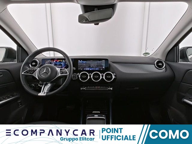 MERCEDES-BENZ GLA 180 Automatic Progressive Advanced