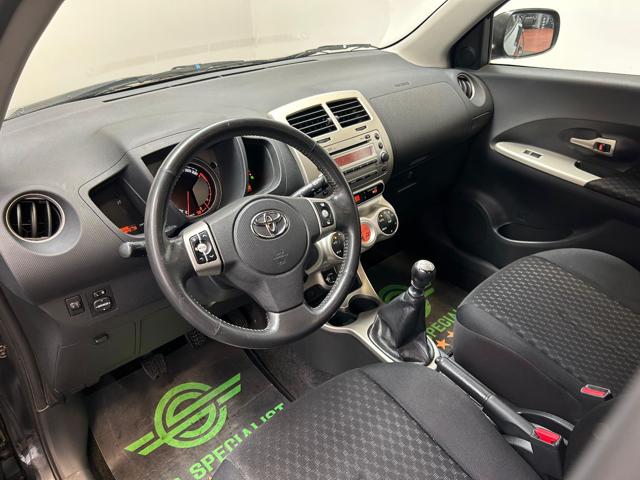 TOYOTA Urban Cruiser 1.4 D-4D AWD Sol STORICO TAGLIANDI UFFICIALI
