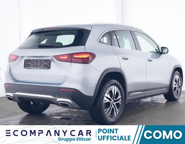 MERCEDES-BENZ GLA 180 Automatic Progressive Advanced