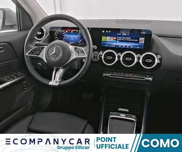 MERCEDES-BENZ GLA 180 Automatic Progressive Advanced