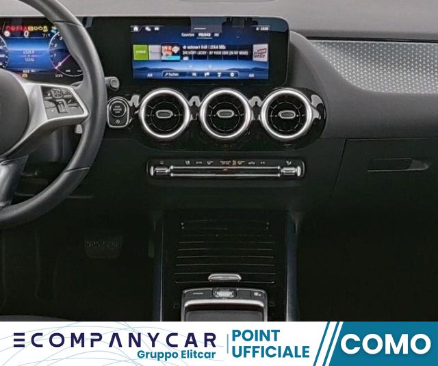 MERCEDES-BENZ GLA 180 Automatic Progressive Advanced