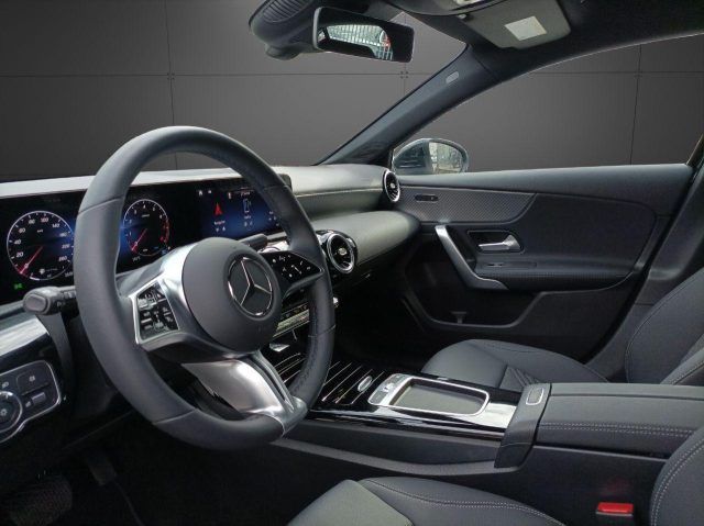 MERCEDES-BENZ A 180 Automatic Progressive Advanced