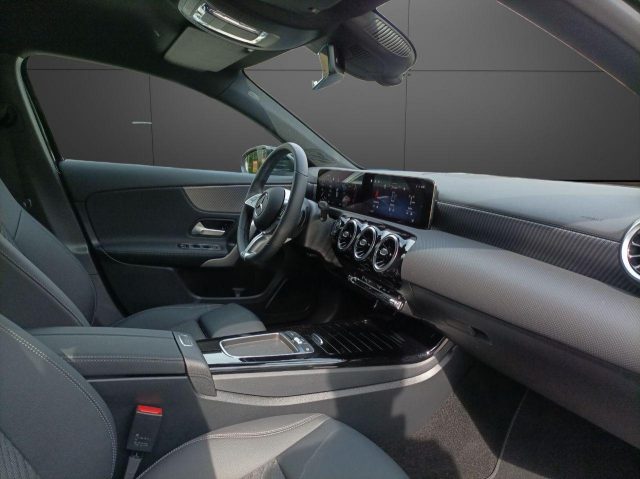 MERCEDES-BENZ A 180 Automatic Progressive Advanced