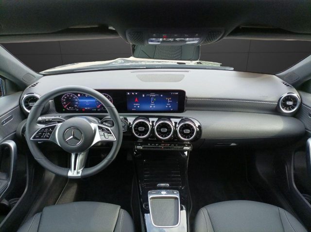 MERCEDES-BENZ A 180 Automatic Progressive Advanced