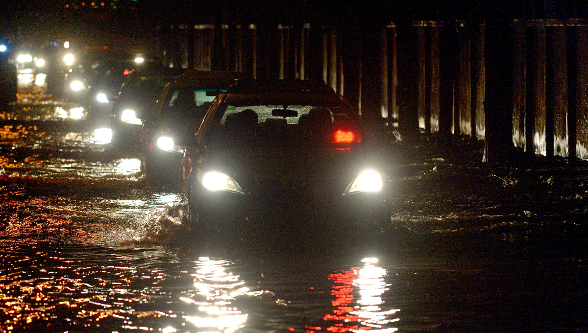 auto in coda alluvione como