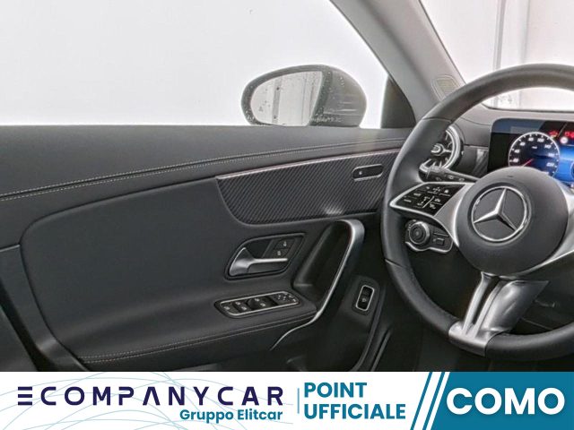 MERCEDES-BENZ CLA 180 Automatic Shooting Brake Progressive Line