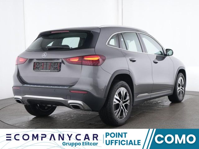 MERCEDES-BENZ GLA 180 Automatic Progressive Advanced
