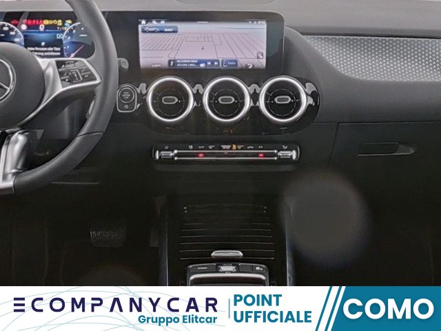 MERCEDES-BENZ GLA 180 Automatic Progressive Advanced