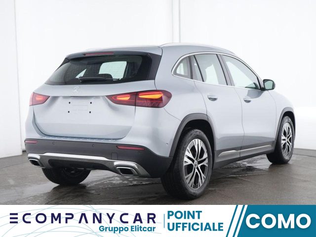 MERCEDES-BENZ GLA 180 Automatic Progressive Advanced