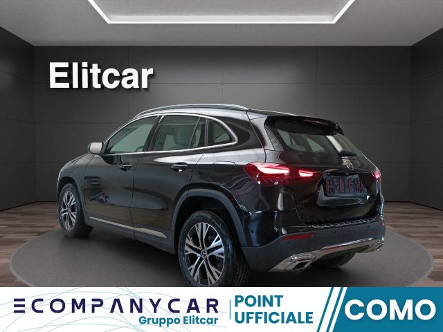 MERCEDES-BENZ GLA 180 Automatic Progressive Advanced