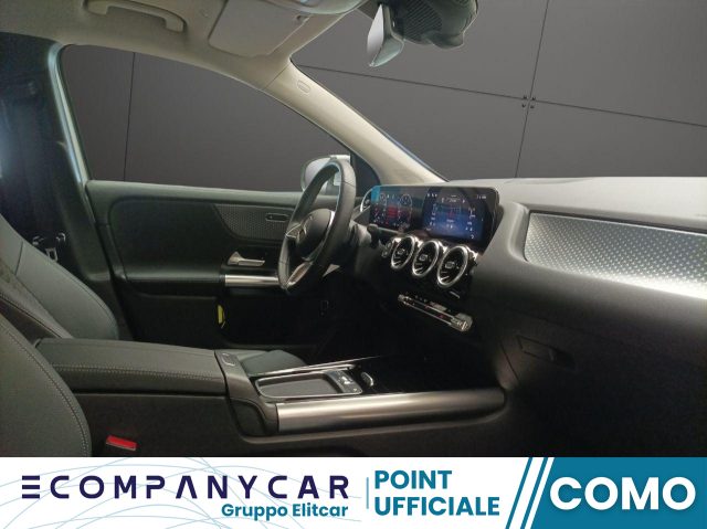 MERCEDES-BENZ GLA 180 Automatic Progressive Advanced