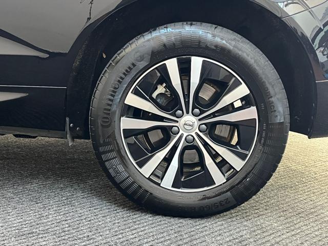 VOLVO XC60 B4 AWD Momentum LED|RETROCAMERA|CARPLAY|18′