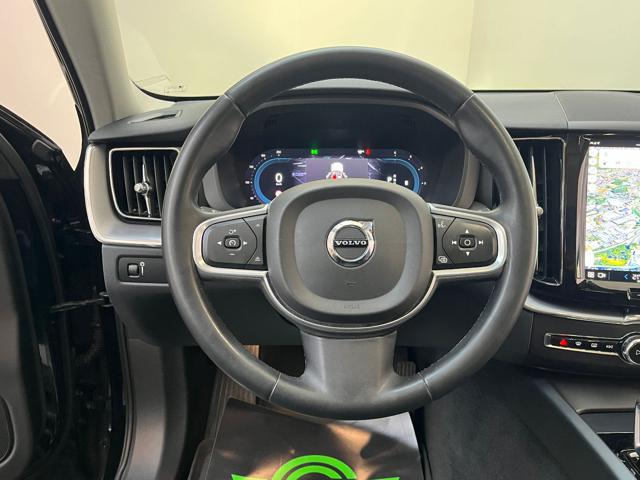 VOLVO XC60 B4 AWD Momentum LED|RETROCAMERA|CARPLAY|18′