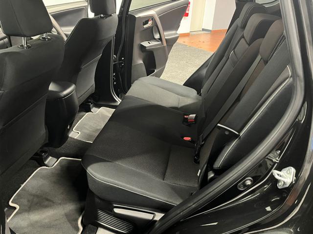 TOYOTA RAV 4 2.5 Hybrid 2WD LED|RETROCAMERA|NAVI|ACC|18′