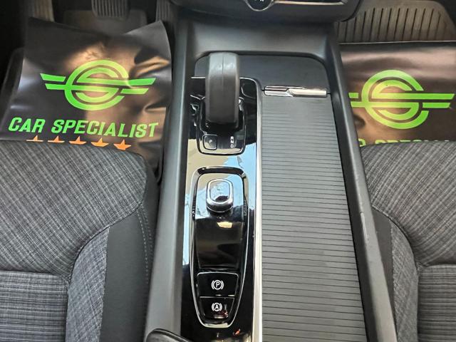 VOLVO XC60 B4 AWD Momentum LED|RETROCAMERA|CARPLAY|18′