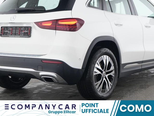 MERCEDES-BENZ GLA 180 Automatic Progressive Advanced