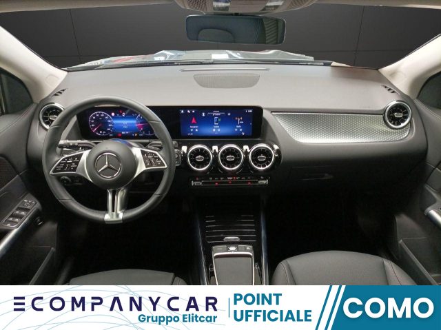 MERCEDES-BENZ GLA 180 Automatic Progressive Advanced