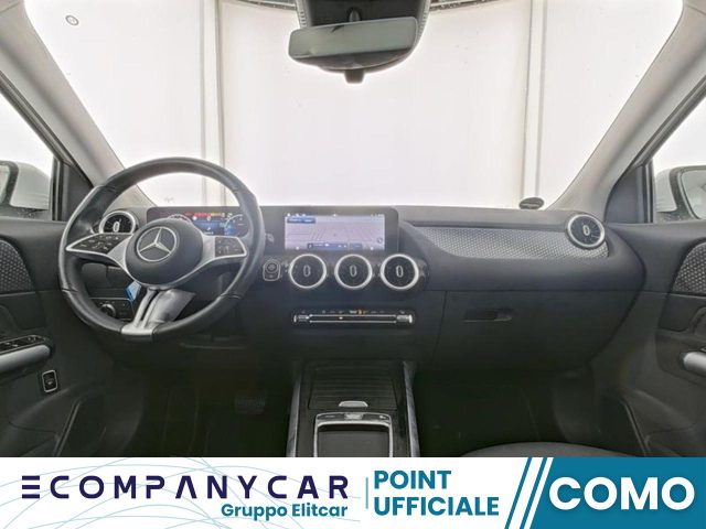 MERCEDES-BENZ GLA 180 Automatic Progressive Advanced