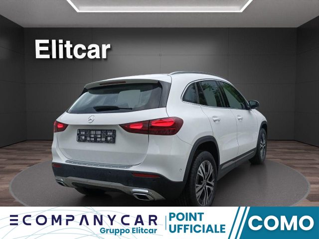 MERCEDES-BENZ GLA 180 Automatic Progressive Advanced