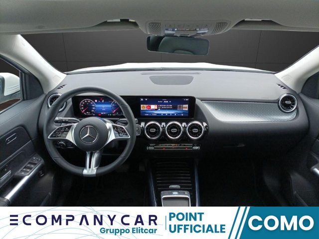 MERCEDES-BENZ GLA 180 Automatic Progressive Advanced