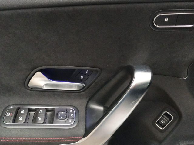 MERCEDES-BENZ CLA 200 d Automatic Shooting Brake AMG Line Premium