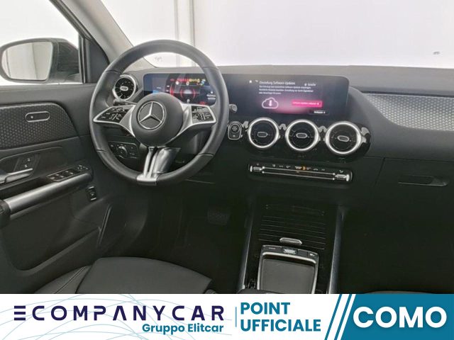 MERCEDES-BENZ GLA 180 Automatic Progressive Advanced