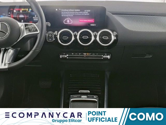 MERCEDES-BENZ GLA 180 Automatic Progressive Advanced