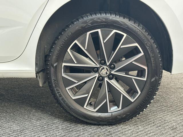 SKODA Kamiq 1.0 TSI Black Dots UNIPROP.|NEOPAT.|RETROCAMERA