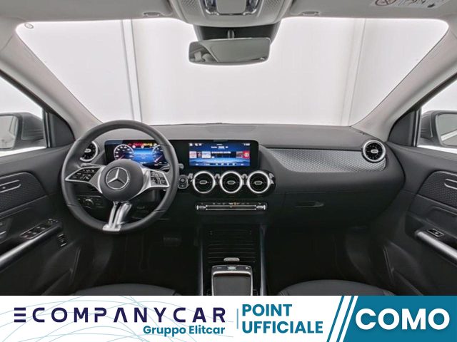 MERCEDES-BENZ GLA 180 Automatic Progressive Advanced