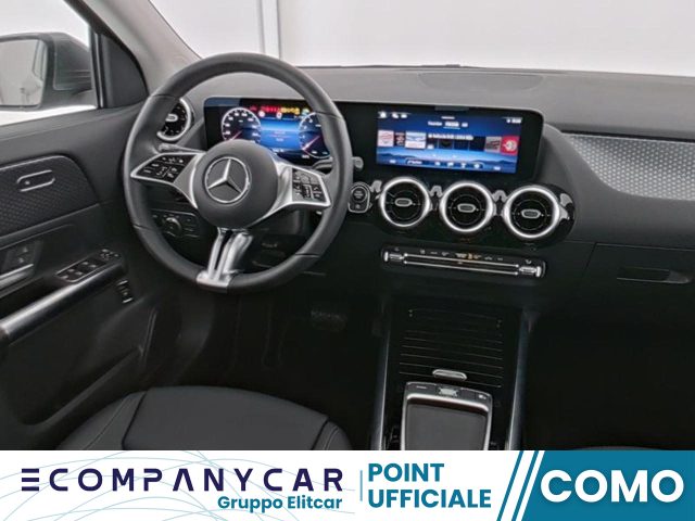 MERCEDES-BENZ GLA 180 Automatic Progressive Advanced