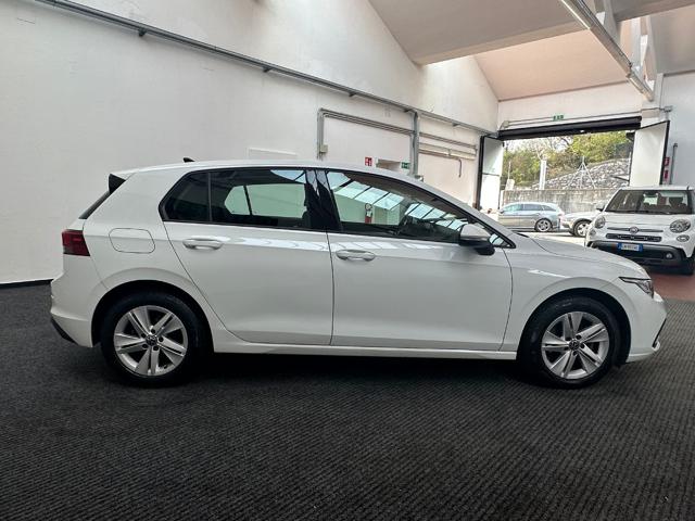 VOLKSWAGEN Golf 1.0 eTSI DSG LUCIAMBIENTE|LED|ACC|NEOPATENTATI