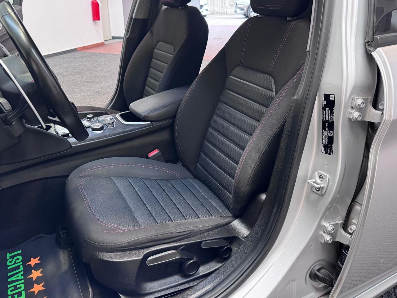 Alfa Romeo Giulia 2.2 160 CV Rosso Edizione LED|PADDLES|RETROCAMERA