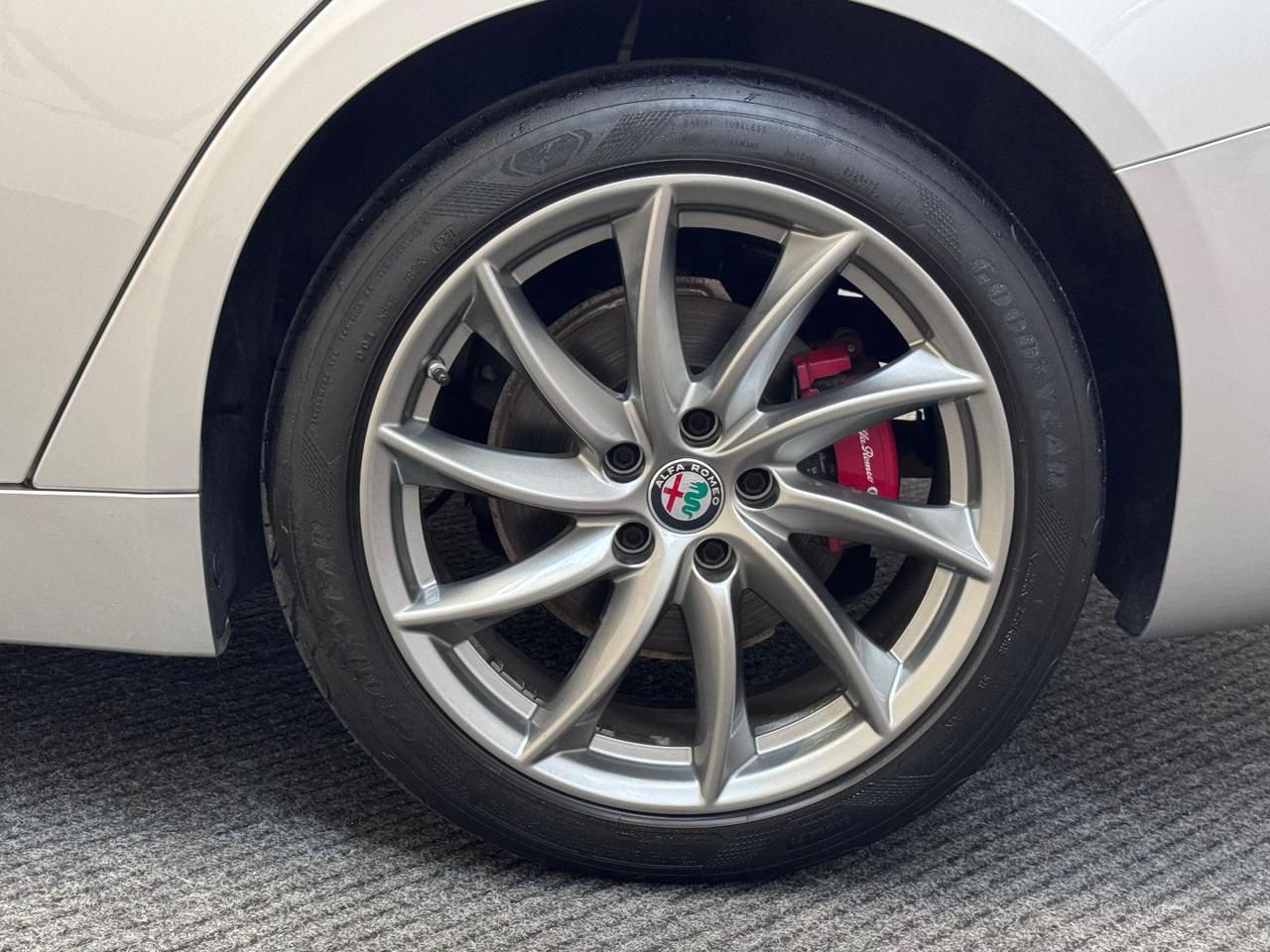 Alfa Romeo Giulia 2.2 160 CV Rosso Edizione LED|PADDLES|RETROCAMERA