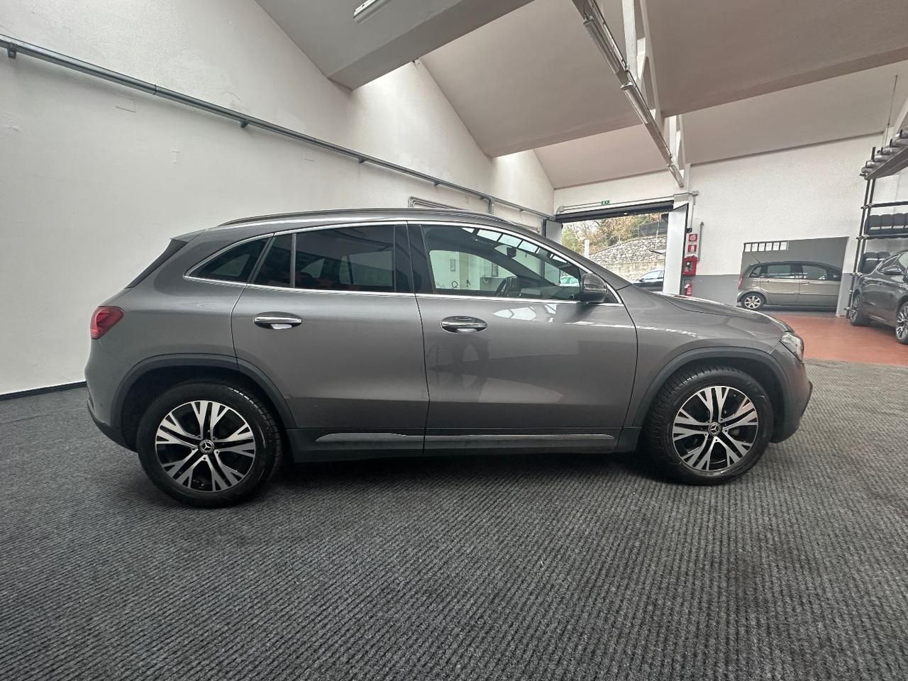 Mercedes-Benz GLA 180 d NEW MODEL UNIPROP.|LIGHT64|MULTIBEAM