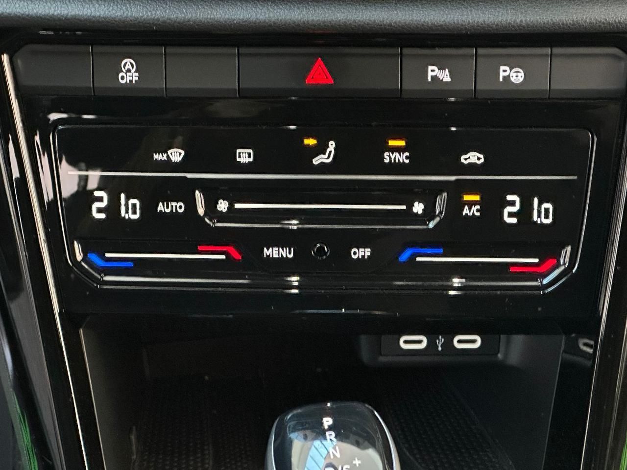 Volkswagen T-Roc 1.5 TSI ACT DSG R-Line RETROCAMERA|ACC|LED|18′