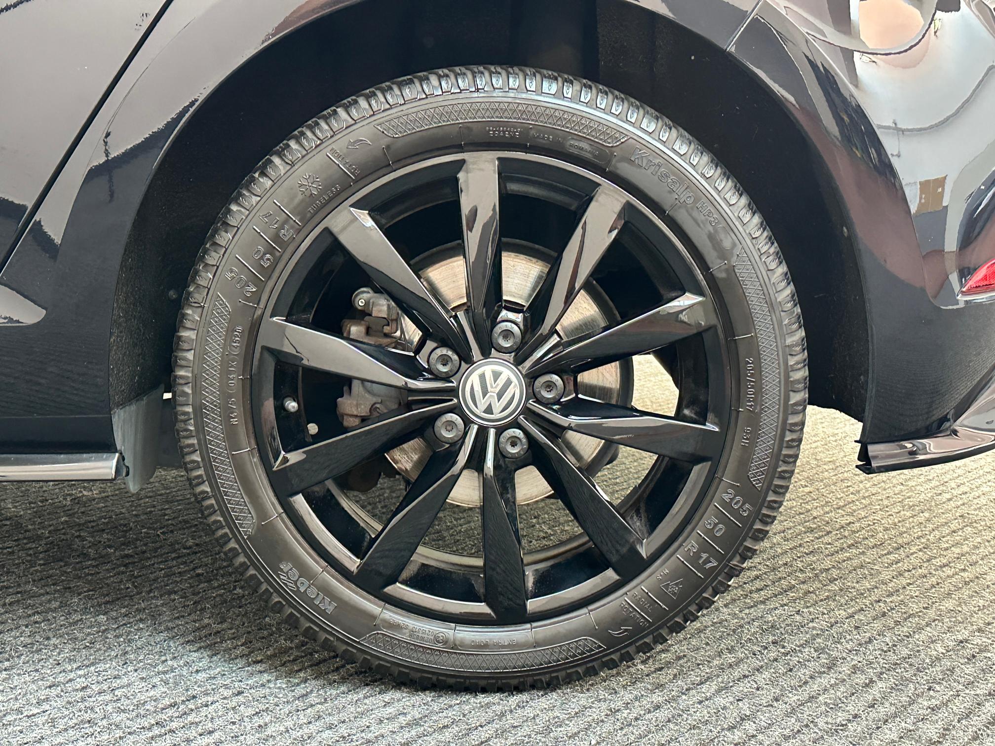 Volkswagen Golf 1.5 150 CV R-LINE|AUTO|LED|CARPLAY|ACC|17′