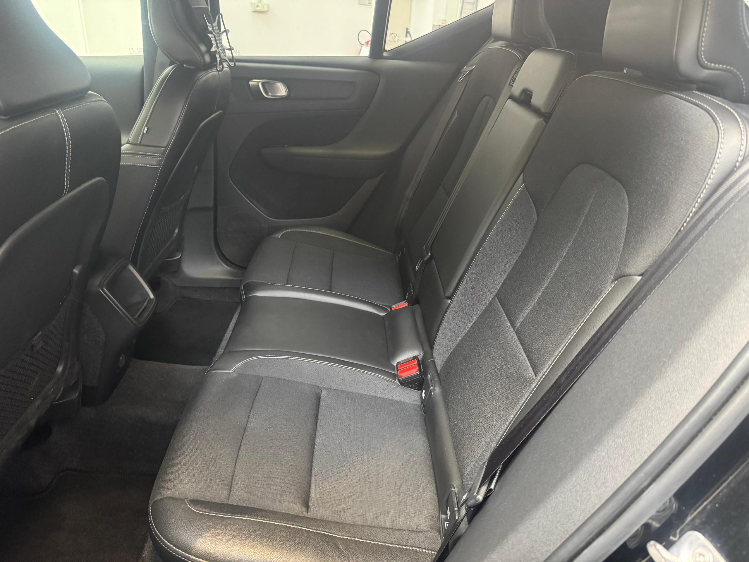 Volvo XC40 2.0 t5 awd geartronic FULL BLACK – 4X4