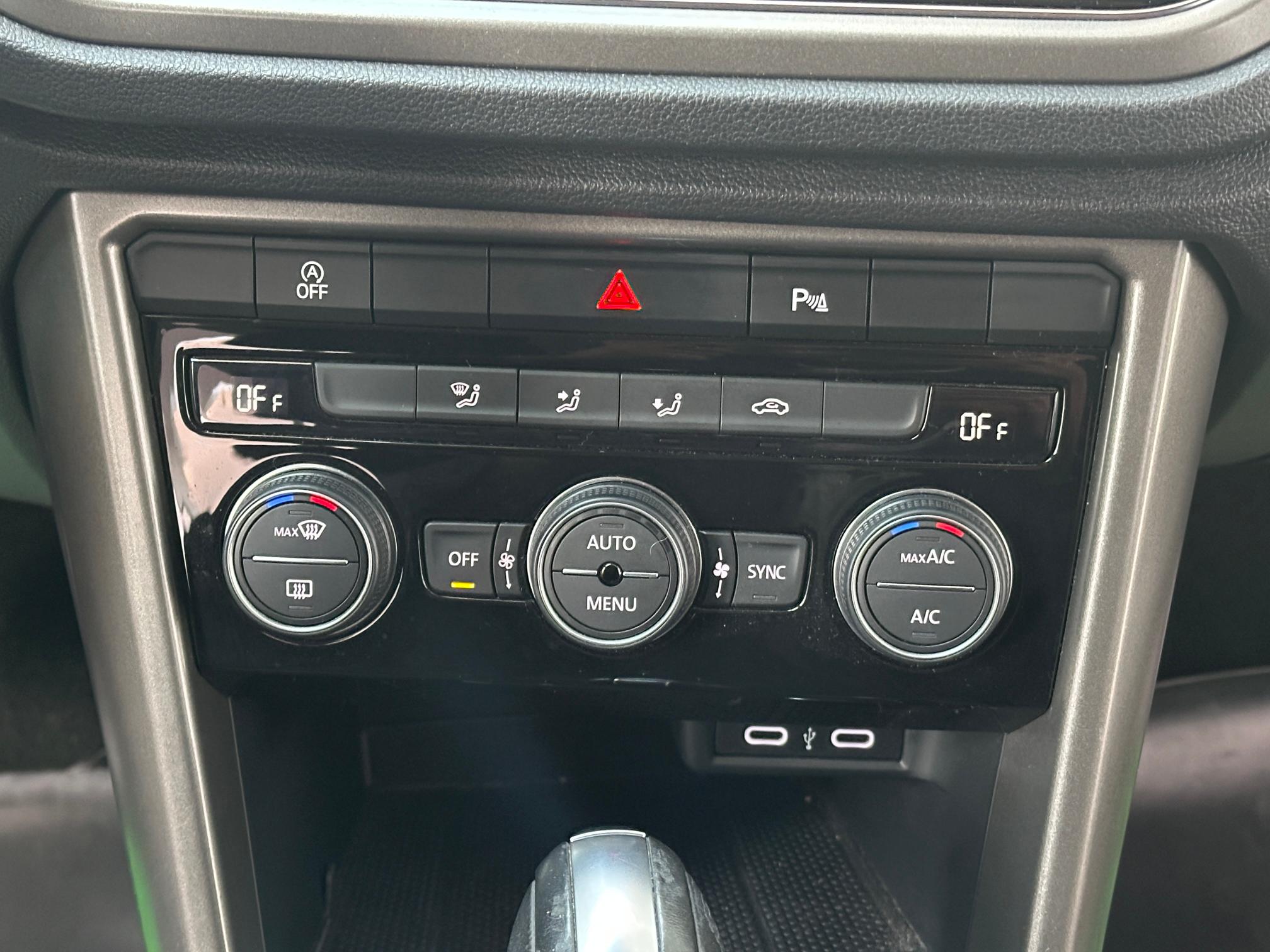 Volkswagen T-Roc 1.5 tsi Style dsg PADDLES|ACC|CARPLAY|DAB