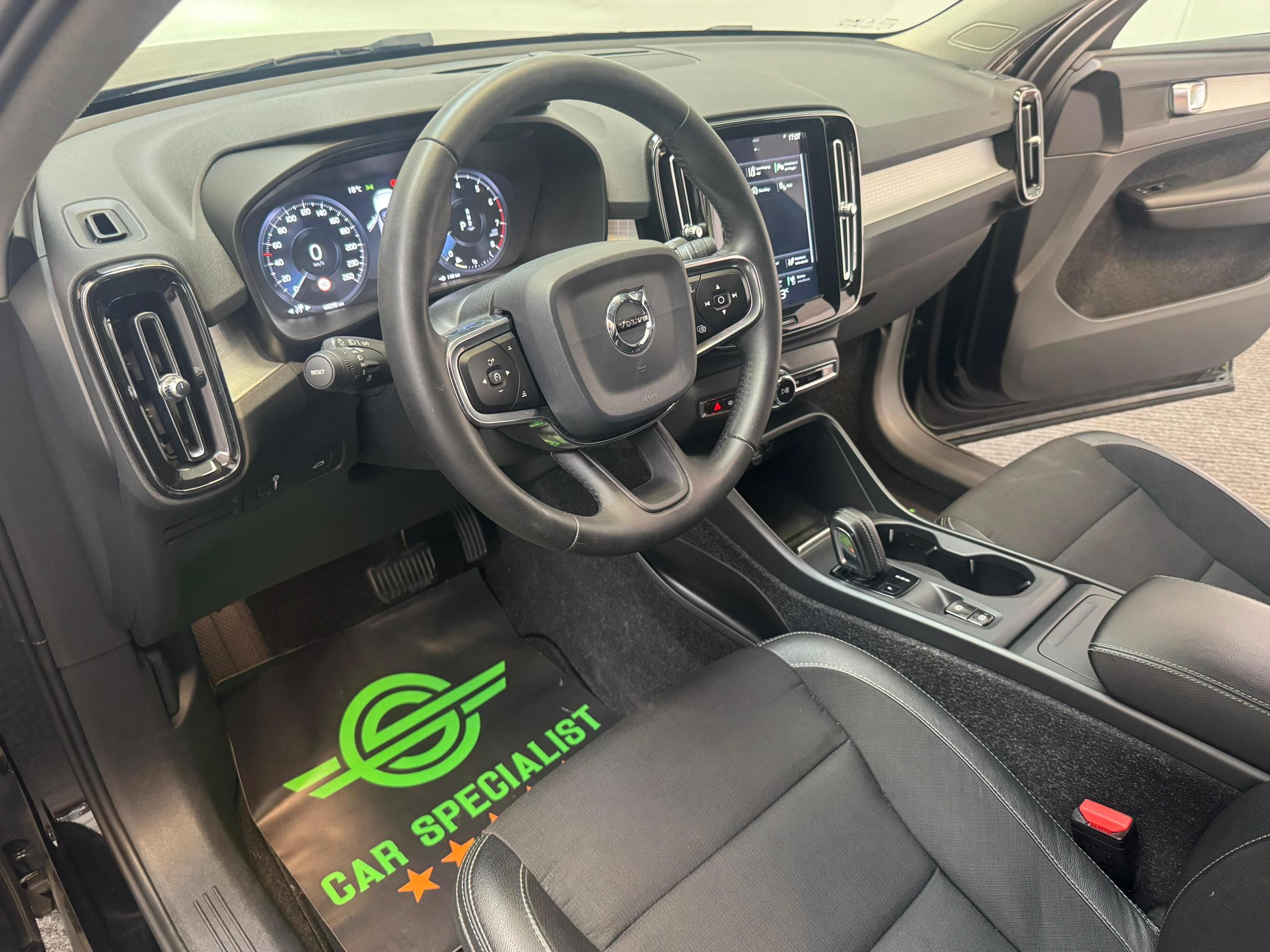 Volvo XC40 2.0 t5 awd geartronic FULL BLACK – 4X4