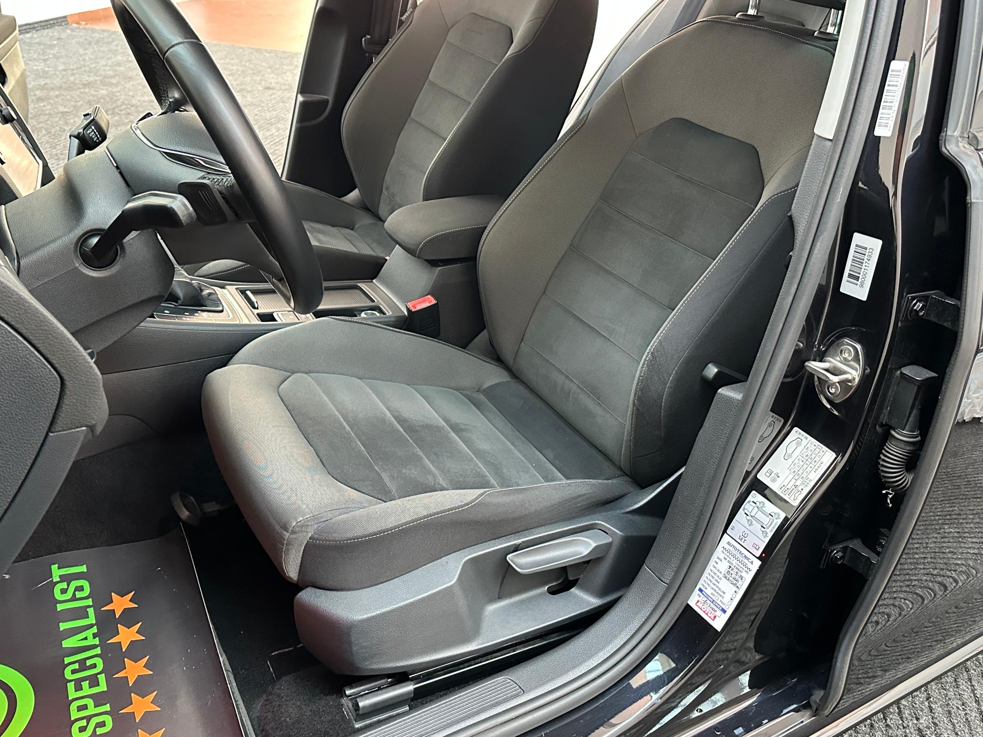 Volkswagen Golf 1.5 150 CV R-LINE|AUTO|LED|CARPLAY|ACC|17′